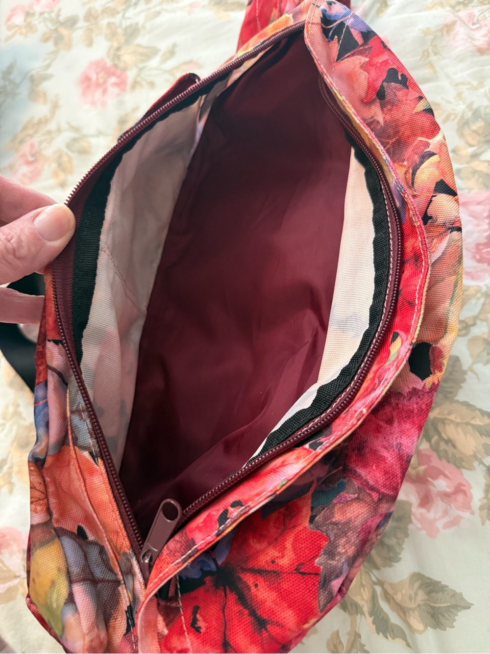 Kavu Red Multi Leaf-Print Crossbody Sling Bag - Picture 3 of 4